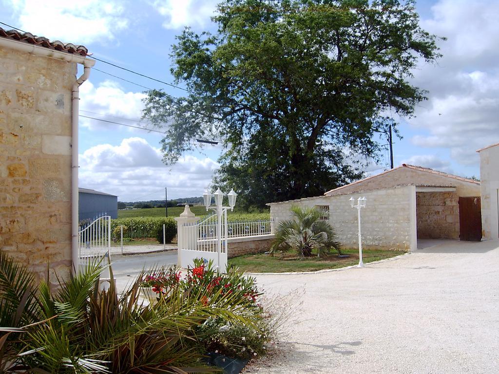 Bed and Breakfast L'Oasis Port-dʼEnvaux Exterior foto